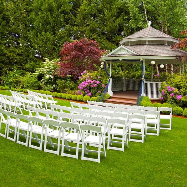 nos aseguramos de colocar los baños de renta para fiestas en una zona privada y segura para garantizar la privacidad de los usuarios